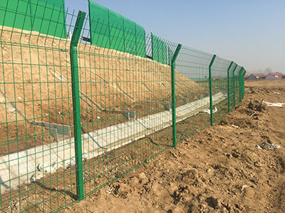 隔离栅在公园水域周边的安全美观设计